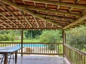 Paraty Casa espaçosa com piscina.